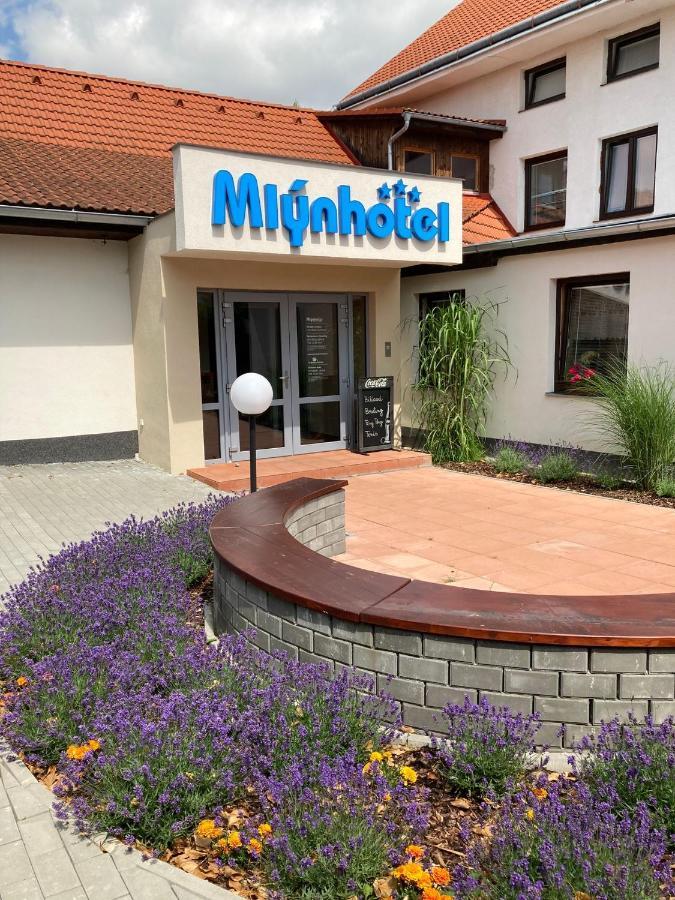 Hotel Mlyn - Jihlava Vilanec Exterior photo
