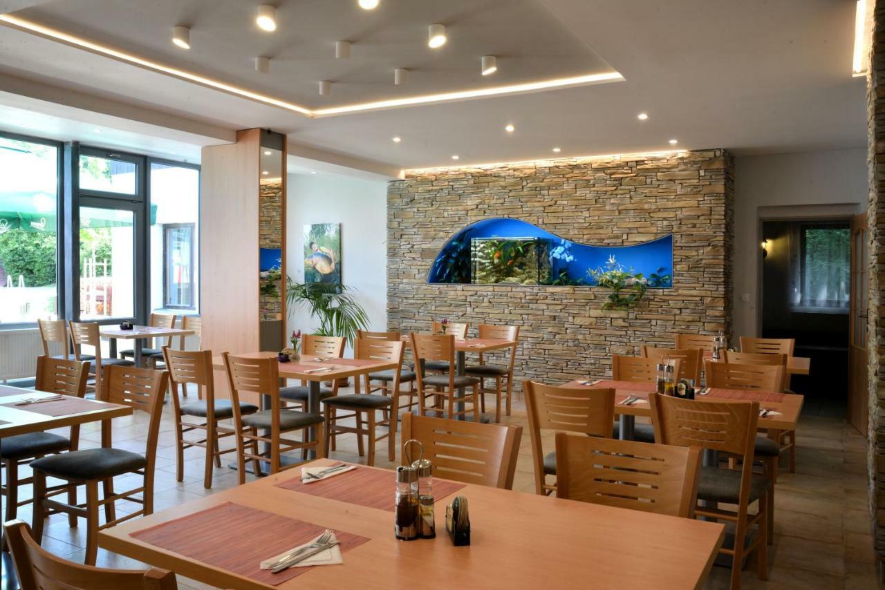 Hotel Mlyn - Jihlava Vilanec Exterior photo